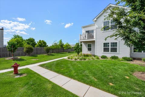 Tiny photo for 466 Comstock Road, South Elgin, IL 60177 (MLS # 12736890)