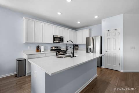 Tiny photo for 466 Comstock Road, South Elgin, IL 60177 (MLS # 12736890)