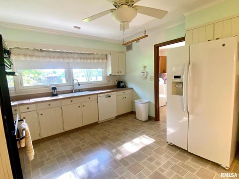 Tiny photo for 807 W MARKET Street, Christopher, IL 62822 (MLS # EB458508)