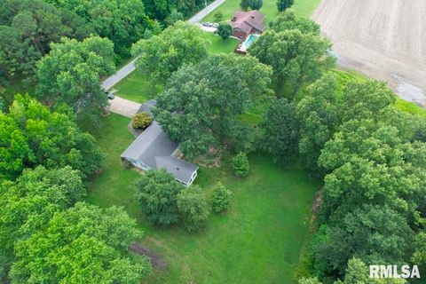 Tiny photo for 807 W MARKET Street, Christopher, IL 62822 (MLS # EB458508)