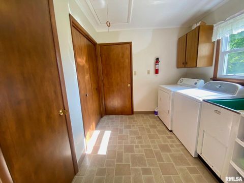 Tiny photo for 807 W MARKET Street, Christopher, IL 62822 (MLS # EB458508)