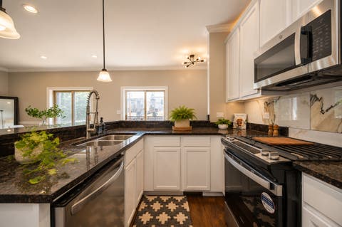 Tiny photo for 6651 S Drexel Avenue #1E, Chicago, IL 60637 (MLS # 12711975)