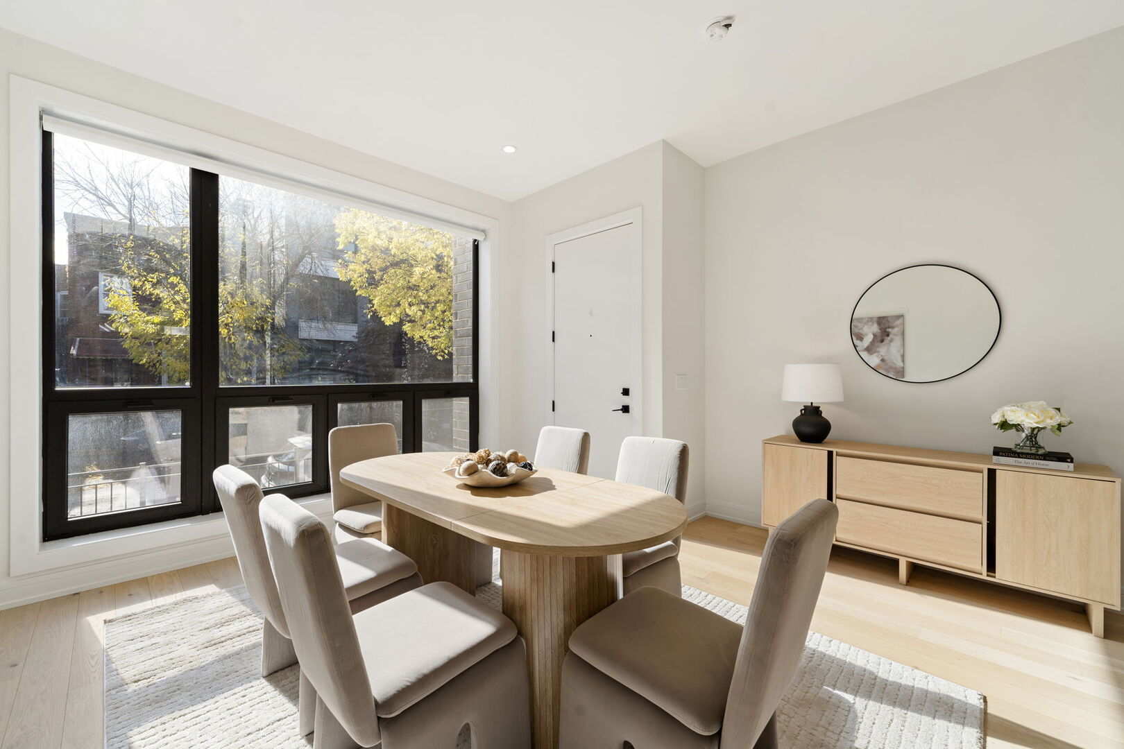 2852 W Lyndale Street 1