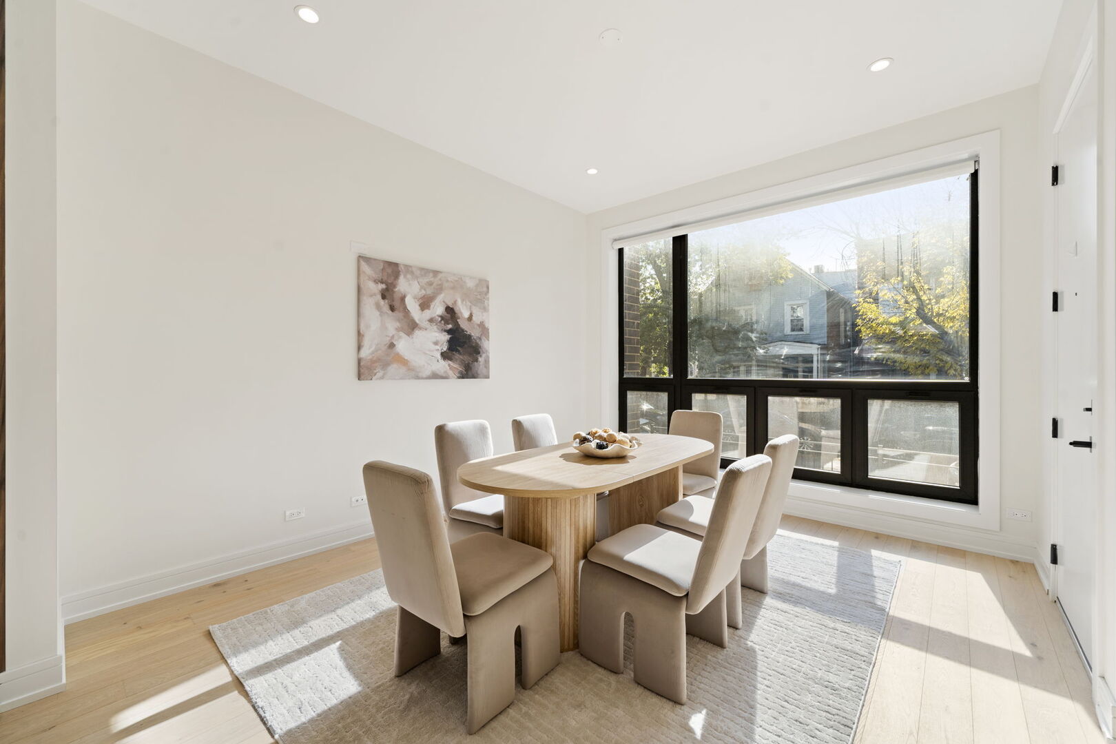 2852 W Lyndale Street 1