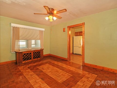 A home in JOLIET