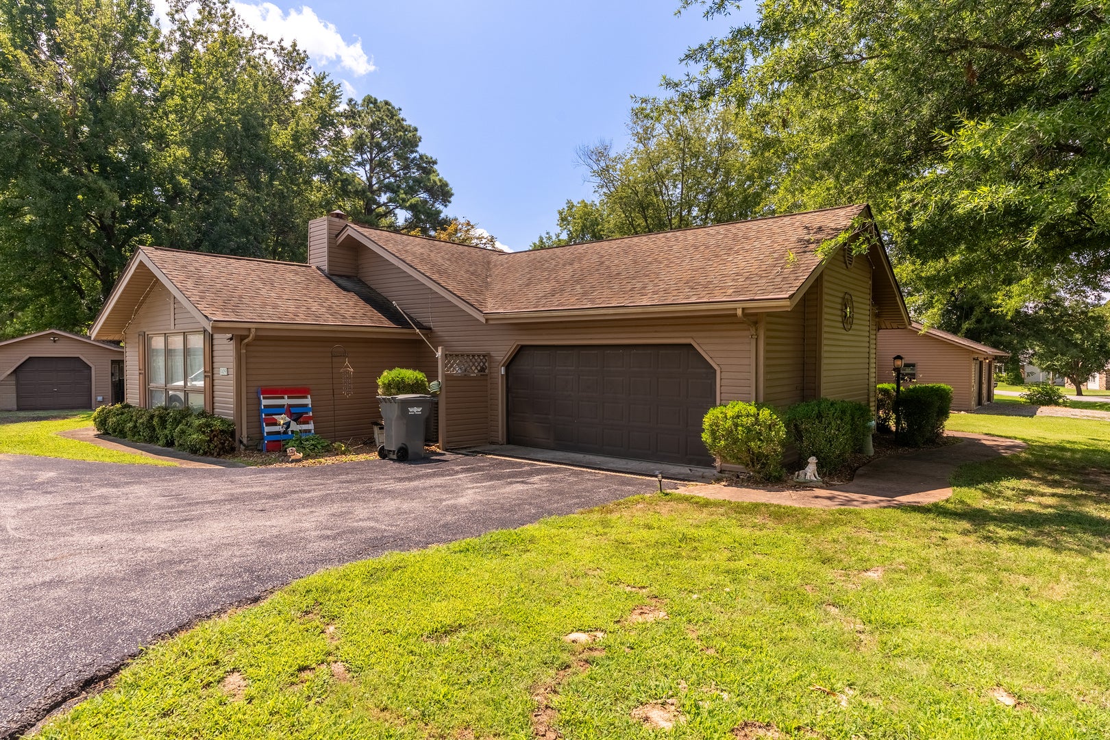 1109 Mockingbird Lane