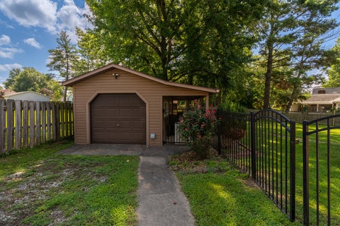 Tiny photo for 1109 Mockingbird Lane, Carterville, IL 62918 (MLS # 12736714)
