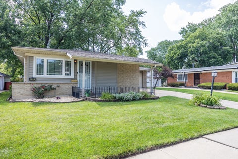 Tiny photo for 434 N Park Drive, Glenwood, IL 60425 (MLS # 12697435)