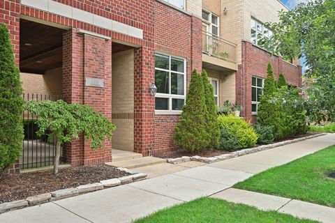 Photo of 5318 N Ravenswood Avenue #107, Chicago, IL 60640 (MLS # 12609067)