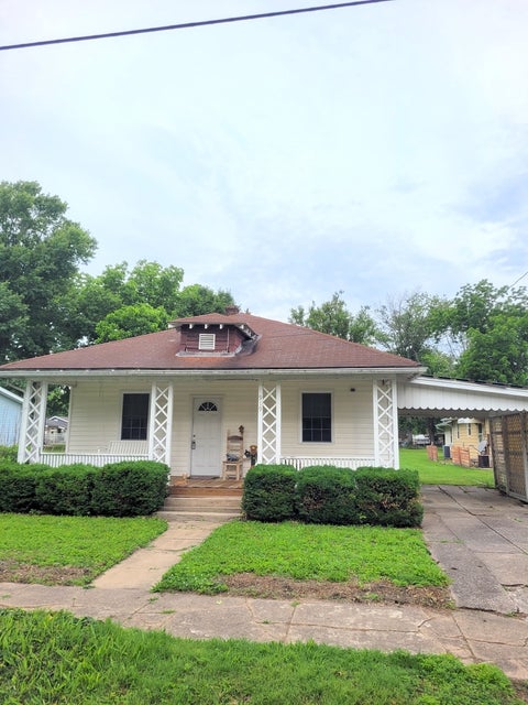 Tiny photo for 919 N 7th Street, Murphysboro, IL 62966 (MLS # 12645610)