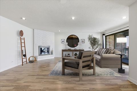 Tiny photo for 7711 W OAK RIDGE Court #2A, Palos Heights, IL 60463 (MLS # 12566912)