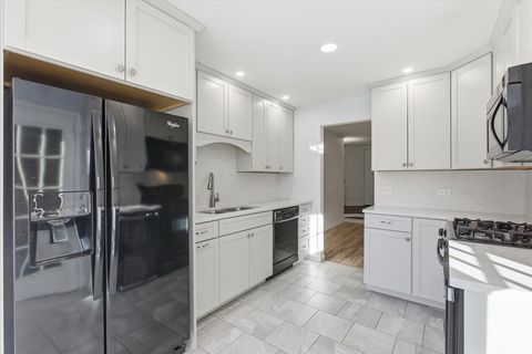 Tiny photo for 7711 W OAK RIDGE Court #2A, Palos Heights, IL 60463 (MLS # 12566912)