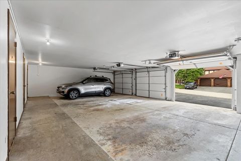 Tiny photo for 7711 W OAK RIDGE Court #2A, Palos Heights, IL 60463 (MLS # 12566912)