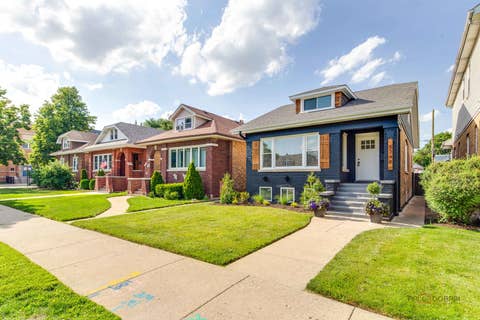 Tiny photo for 5748 W Eastwood Avenue, Chicago, IL 60630 (MLS # 12722777)