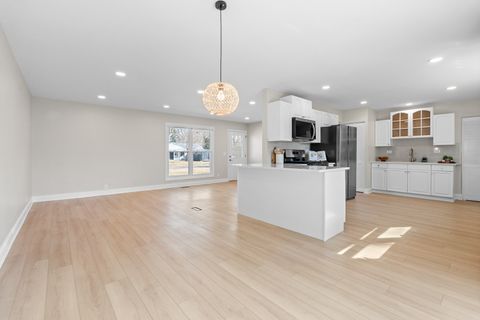 Tiny photo for 40 Chatham Place, Montgomery, IL 60538 (MLS # 12571223)