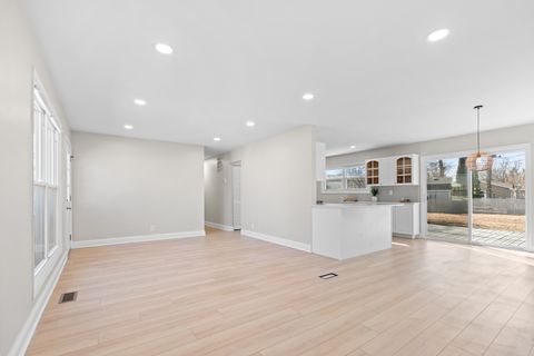 Tiny photo for 40 Chatham Place, Montgomery, IL 60538 (MLS # 12571223)