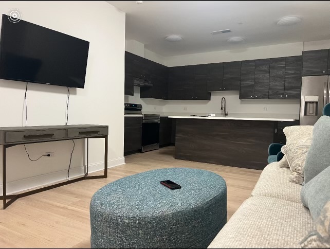 1930 Sherman Avenue 1N