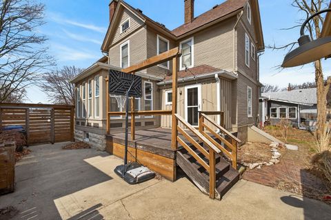 Tiny photo for 1919 Farnam Street, Davenport, IA 52803 (MLS # 12599577)