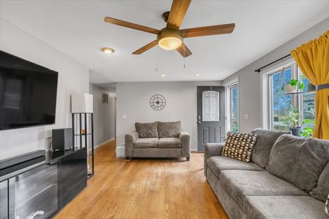 Tiny photo for 5220 Palm Street, McHenry, IL 60051 (MLS # 12544727)