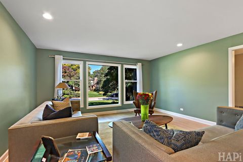 Tiny photo for 113 Surrey Lane, Lincolnshire, IL 60045 (MLS # 12497426)