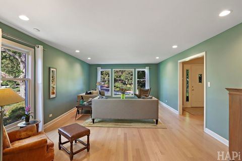 Tiny photo for 113 Surrey Lane, Lincolnshire, IL 60045 (MLS # 12497426)