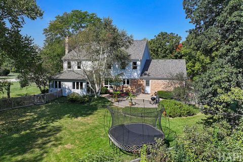 Tiny photo for 113 Surrey Lane, Lincolnshire, IL 60045 (MLS # 12497426)