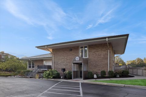Tiny photo for 1 Oak Brook Club Drive #A310, Oak Brook, IL 60523 (MLS # 12551355)