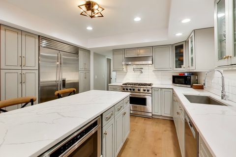 Tiny photo for 26 The Court Of Island Point, Northbrook, IL 60062 (MLS # 12595091)