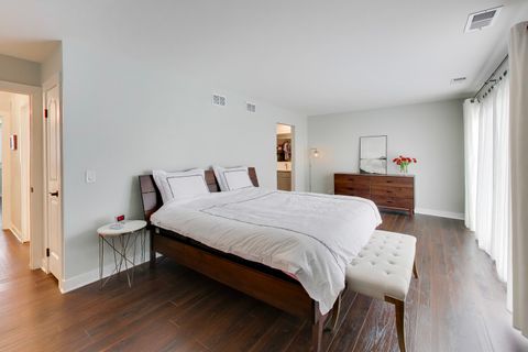 Tiny photo for 26 The Court Of Island Point, Northbrook, IL 60062 (MLS # 12595091)