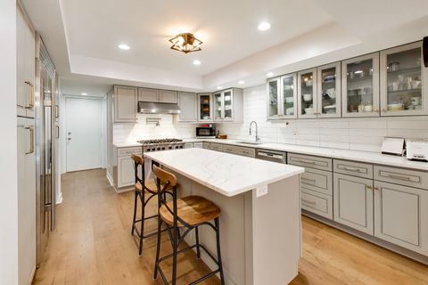 Tiny photo for 26 The Court Of Island Point, Northbrook, IL 60062 (MLS # 12595091)