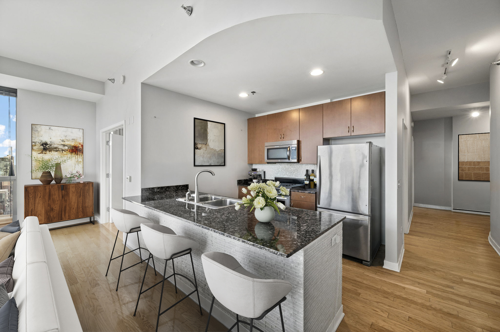 303 W OHIO Street 3702