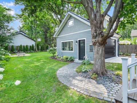 Tiny photo for 424 E Maple Avenue, La Grange, IL 60525 (MLS # 12491025)