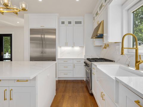 Tiny photo for 424 E Maple Avenue, La Grange, IL 60525 (MLS # 12491025)