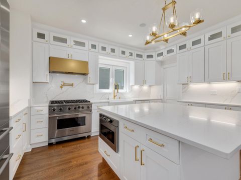 Tiny photo for 424 E Maple Avenue, La Grange, IL 60525 (MLS # 12491025)