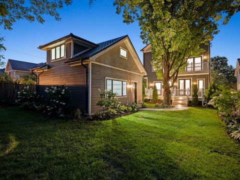 Tiny photo for 424 E Maple Avenue, La Grange, IL 60525 (MLS # 12491025)