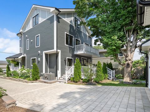 Tiny photo for 424 E Maple Avenue, La Grange, IL 60525 (MLS # 12491025)