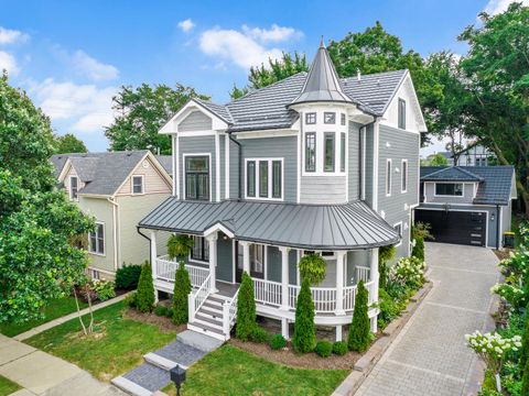Tiny photo for 424 E Maple Avenue, La Grange, IL 60525 (MLS # 12491025)