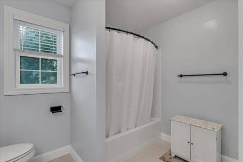 Tiny photo for 2520 Buckingham Avenue, Bettendorf, IA 52722 (MLS # 12667986)
