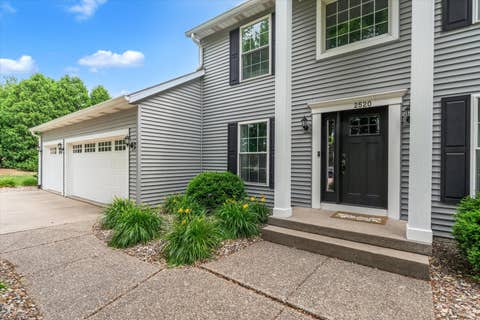 Tiny photo for 2520 Buckingham Avenue, Bettendorf, IA 52722 (MLS # 12667986)