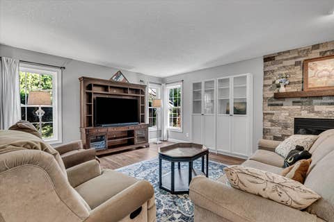 Tiny photo for 2520 Buckingham Avenue, Bettendorf, IA 52722 (MLS # 12667986)