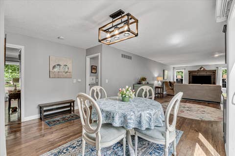 Tiny photo for 2520 Buckingham Avenue, Bettendorf, IA 52722 (MLS # 12667986)
