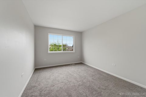 Tiny photo for 534 mallard Lane #B, Sugar Grove, IL 60554 (MLS # 12592316)
