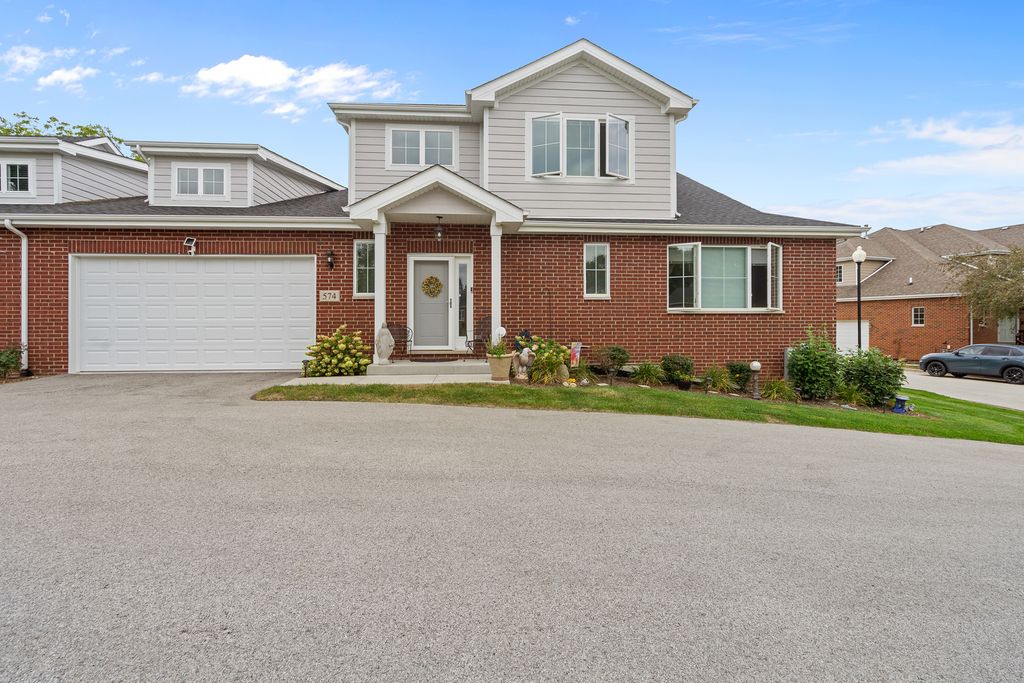 Photo for 574 Prairie Crossing Drive, New Lenox, IL 60451 (MLS # 12502922)