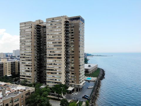 Photo of 6301 N Sheridan Road #21E, Chicago, IL 60660 (MLS # 12473920)