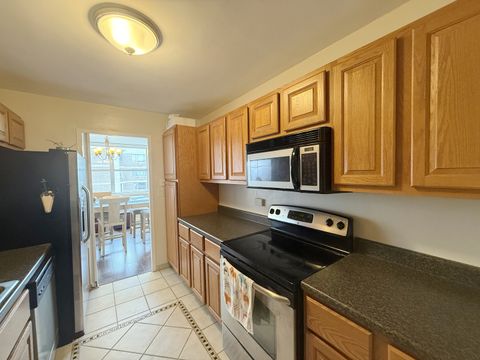 Tiny photo for 6301 N Sheridan Road #21E, Chicago, IL 60660 (MLS # 12473920)
