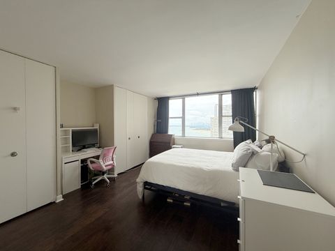 Tiny photo for 6301 N Sheridan Road #21E, Chicago, IL 60660 (MLS # 12473920)