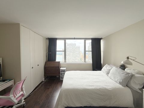 Tiny photo for 6301 N Sheridan Road #21E, Chicago, IL 60660 (MLS # 12473920)