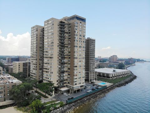 Tiny photo for 6301 N Sheridan Road #21E, Chicago, IL 60660 (MLS # 12473920)
