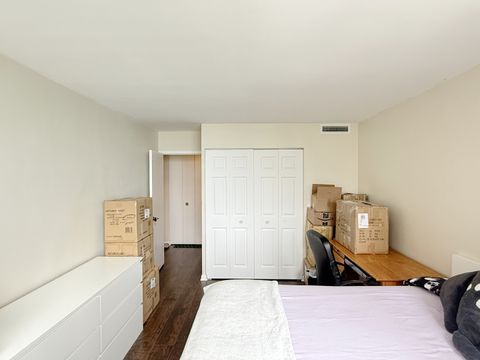 Tiny photo for 6301 N Sheridan Road #21E, Chicago, IL 60660 (MLS # 12473920)