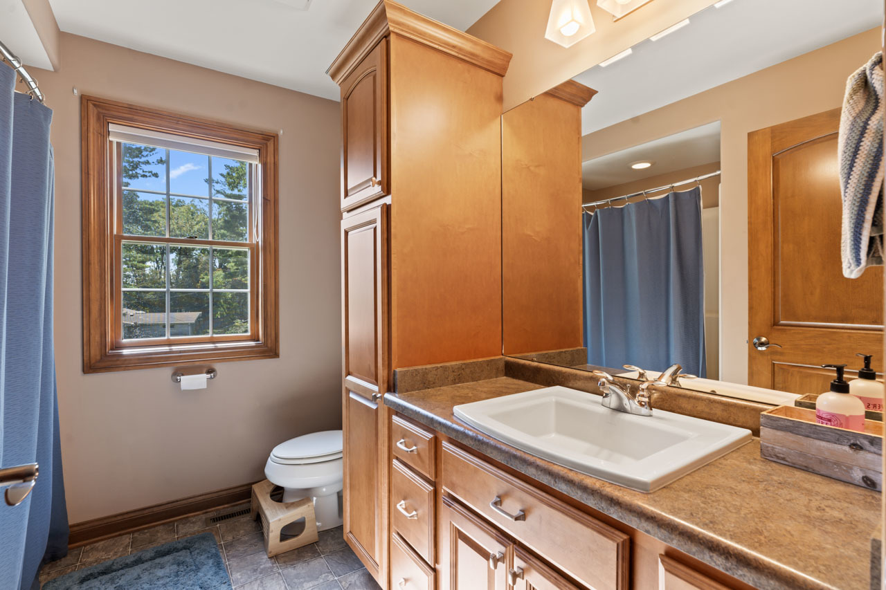 Waterford, Wisconsin, 53185, United States, 4 Bedrooms Bedrooms, ,4 BathroomsBathrooms,Residential,Active,2028266